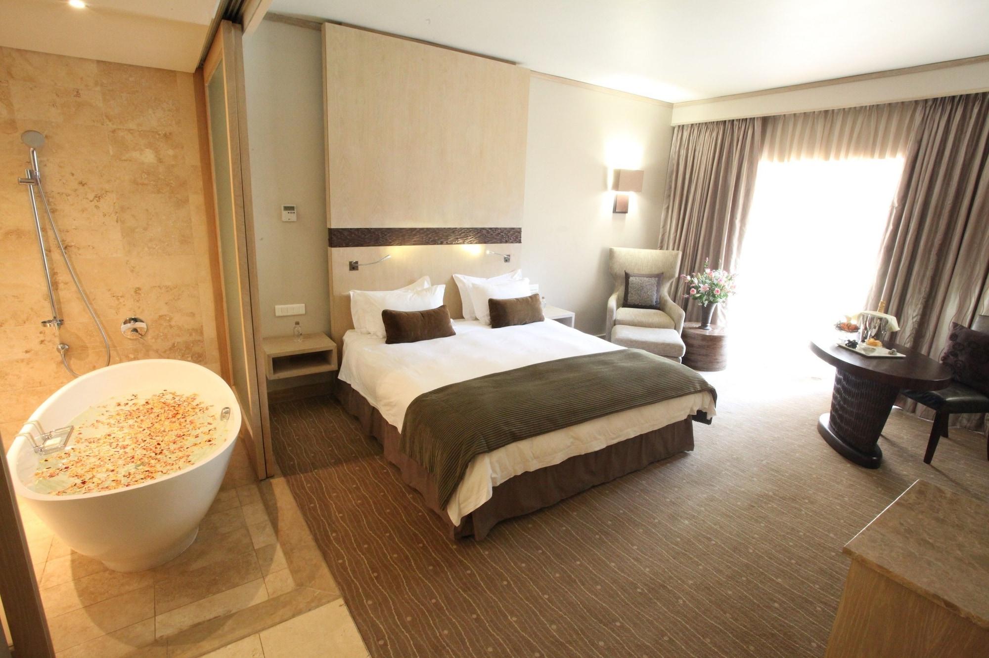 Lombardy Boutique Hotel & Conference Venue Претория Екстериор снимка
