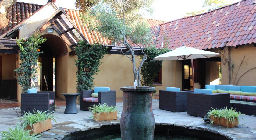 Lombardy Boutique Hotel & Conference Venue Претория Екстериор снимка