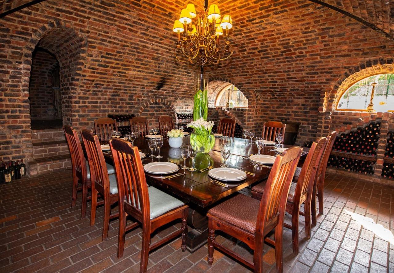 Lombardy Boutique Hotel & Conference Venue Претория Екстериор снимка