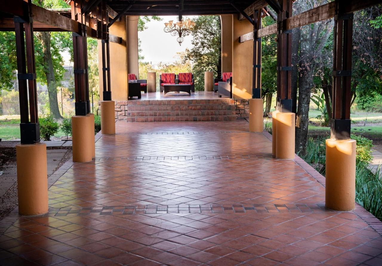 Lombardy Boutique Hotel & Conference Venue Претория Екстериор снимка